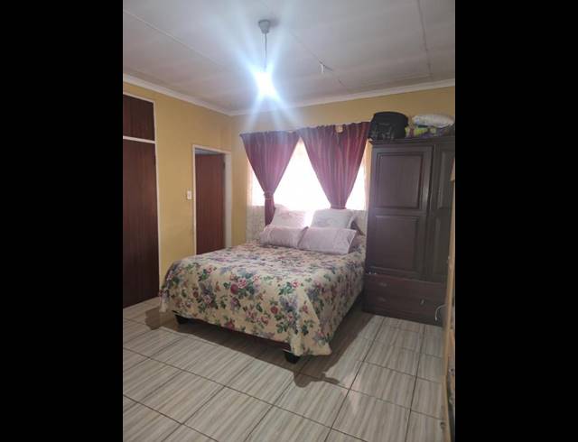 4 BEDROOM HOUSE FOR SALE IN LORENTZVILLE